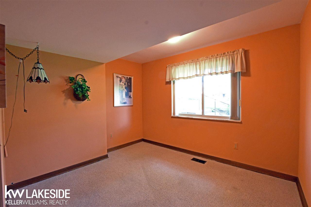 3953 Stonecrest Road West Bloomfield, MI 48322 - Photo 16 of 37 50043021-15.JPG