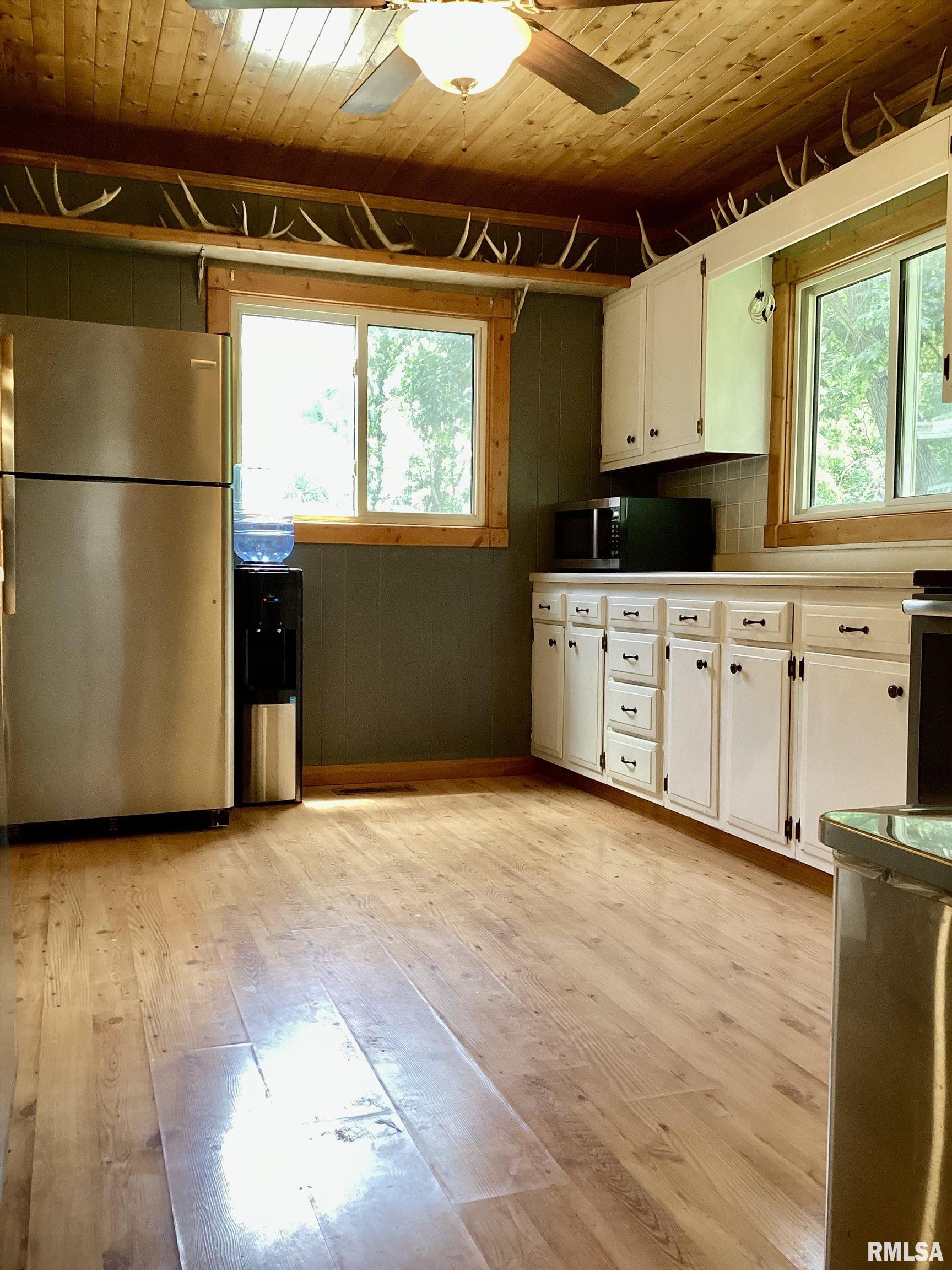 25382 Wolf Road Canton, IL 61520 - Photo 33 of 55