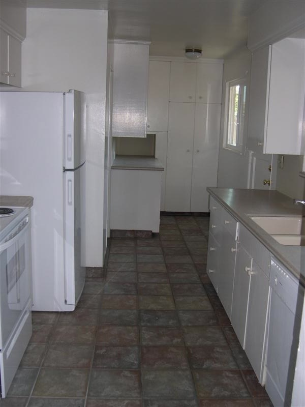 6784 Sueno Road, Unit A & B Goleta, CA 93117 - Photo 3 of 5 6784 B Sueno Kitchen (Medium)
