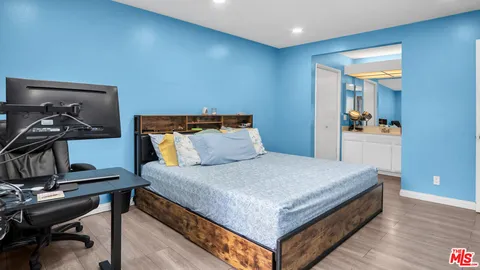 $489,900 | 13567 Valerio Street, Unit C, Van Nuys, CA 91405