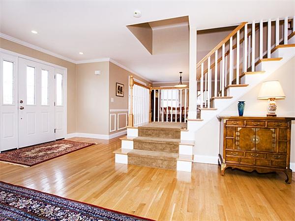 18 Carleton Road Waltham, MA 02451 - Photo 4 of 25 Gallery Image 4