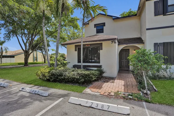 $2,700 | 7387 Northwest 34th Street, Lauderhill, FL 33319
