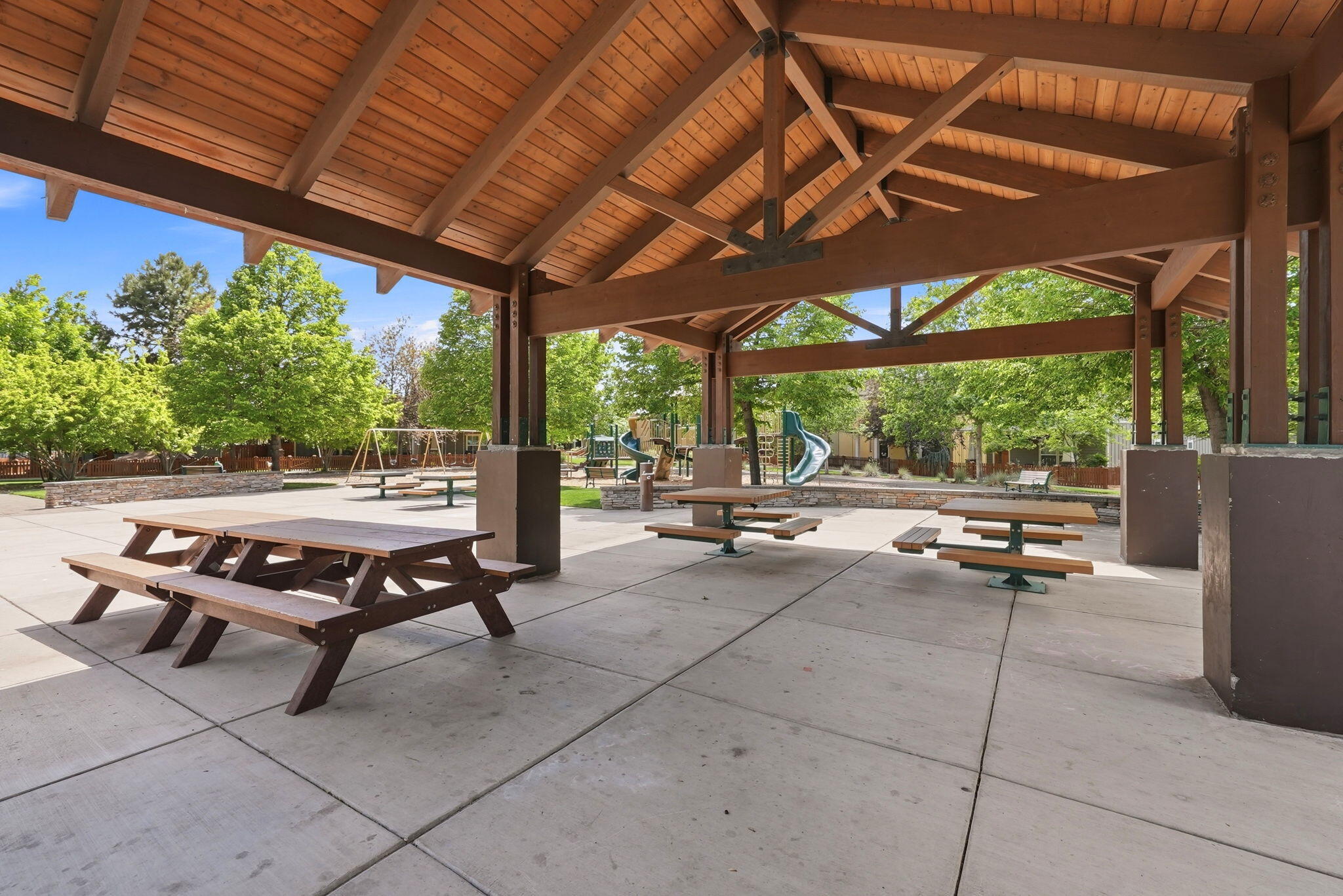 61711 Rigel Way Bend, OR 97702 - Photo 40 of 45 50-web-or-mls-Riley_Visuals_004_Amenitie