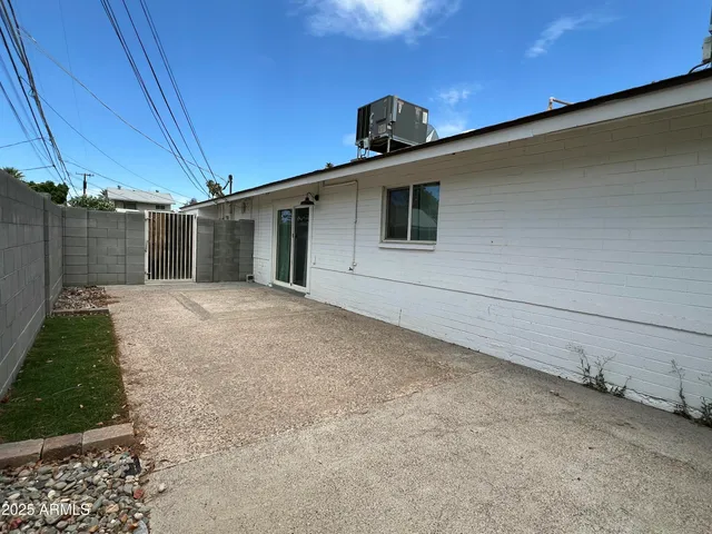 a view of a backyard space