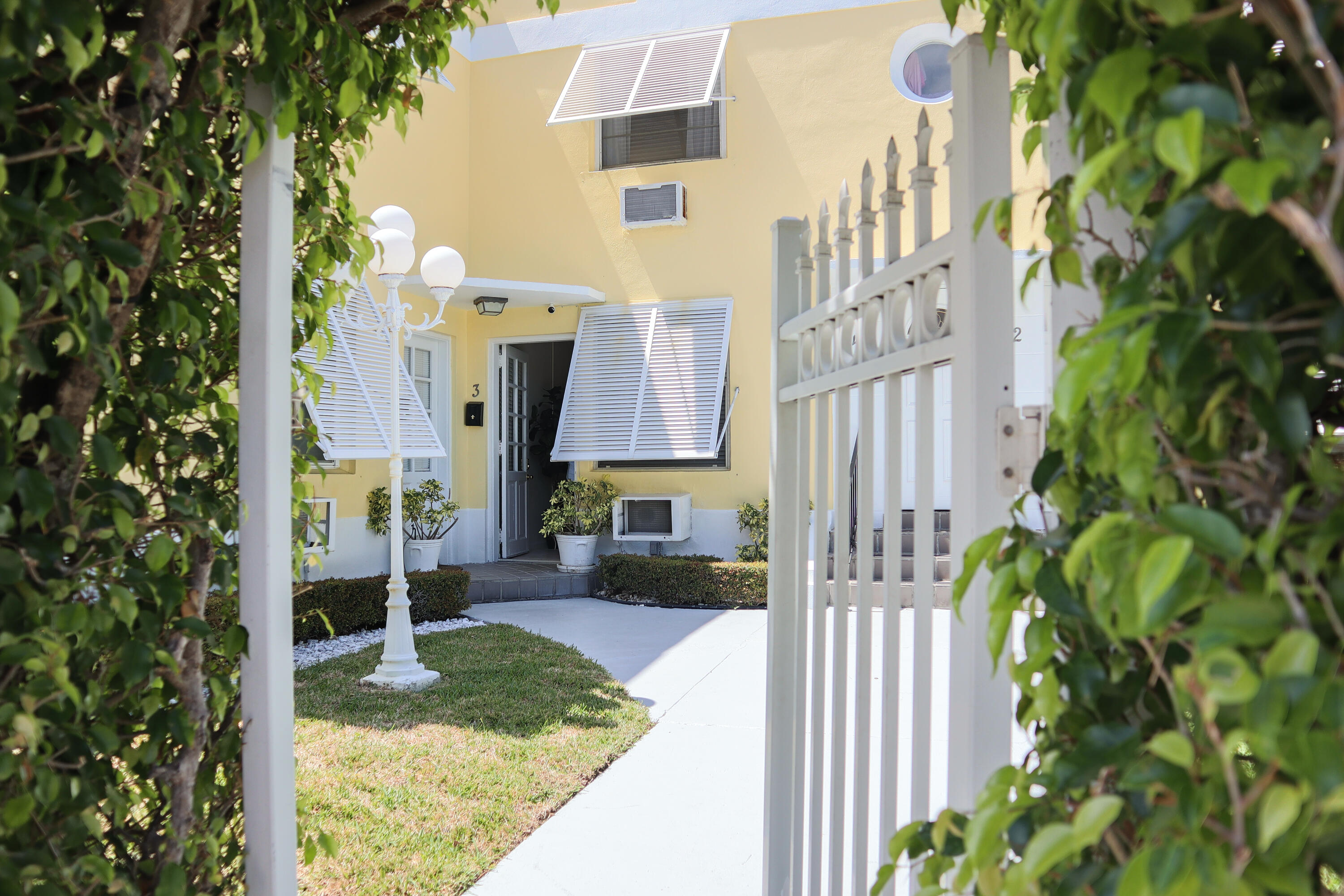 172 North County Road Palm Beach, FL 33480 - Photo 7 of 49 IMG_0688