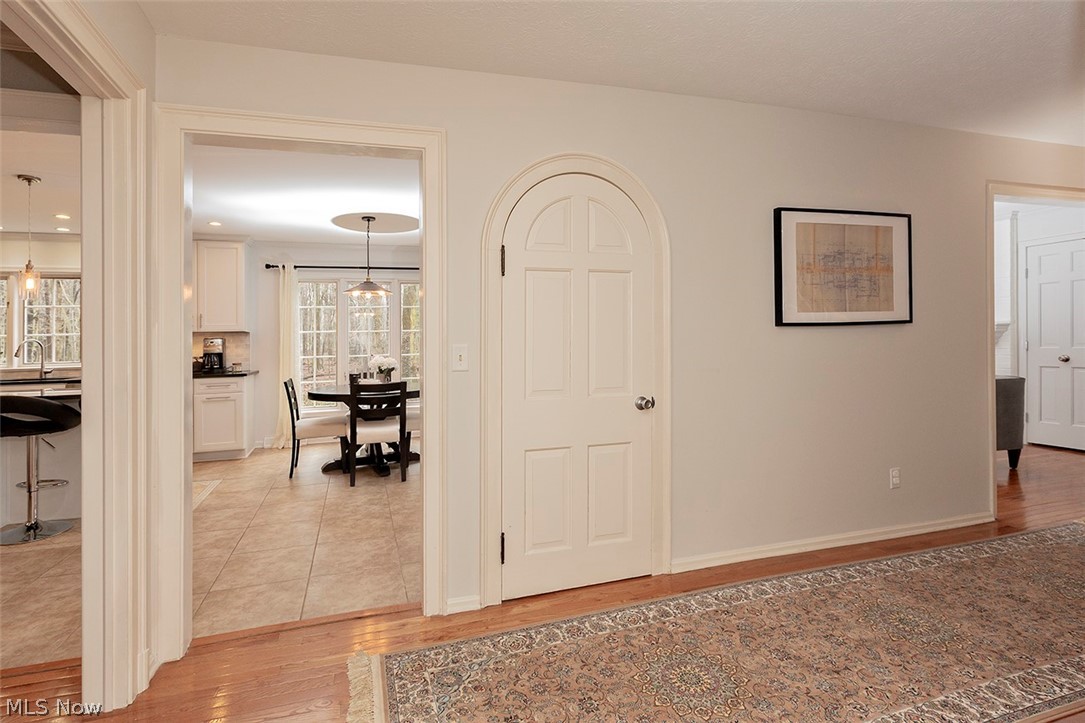 1854 Chartley Road Gates Mills, OH 44040 - Photo 8 of 35 Gallery Image 8