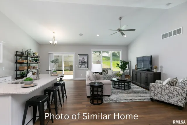 $350,064 | 7 Frank Court, Le Claire, IA 52753