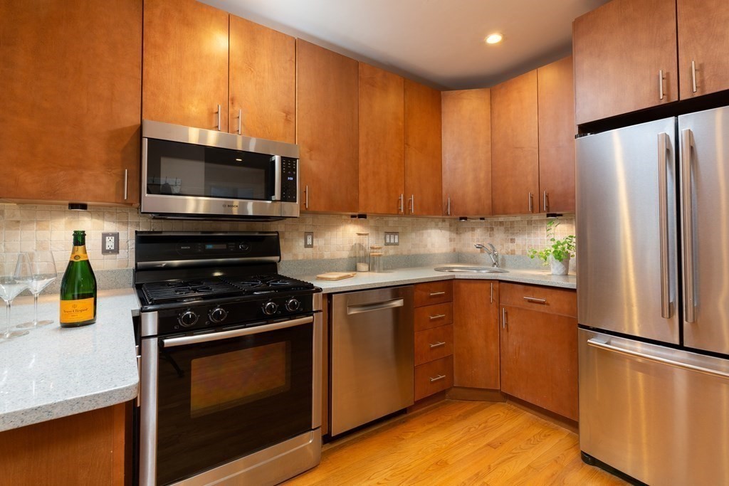 30 Edgerly Road, Unit 2 Boston, MA 02115 - Photo 3 of 7