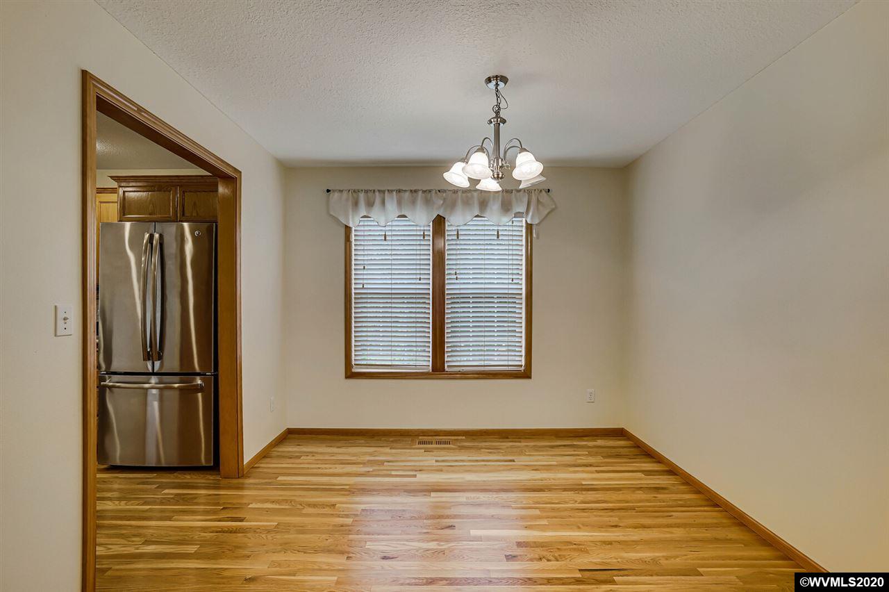 2062 Chase Loop Southwest Albany, OR 97321 - Photo 8 of 37 Gallery Image 8