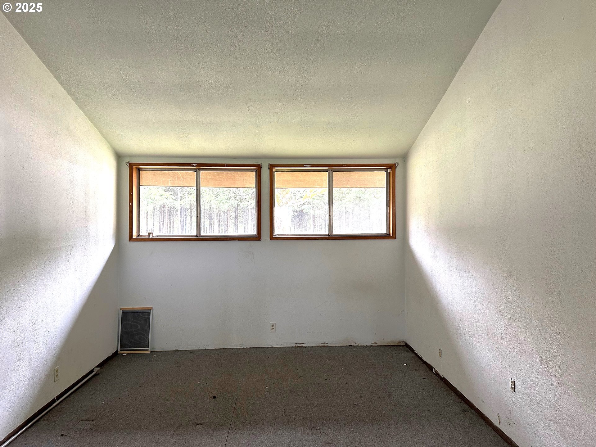37570 Coast Creek Road Willamina, OR 97396 - Photo 13 of 27 Gallery Image 13