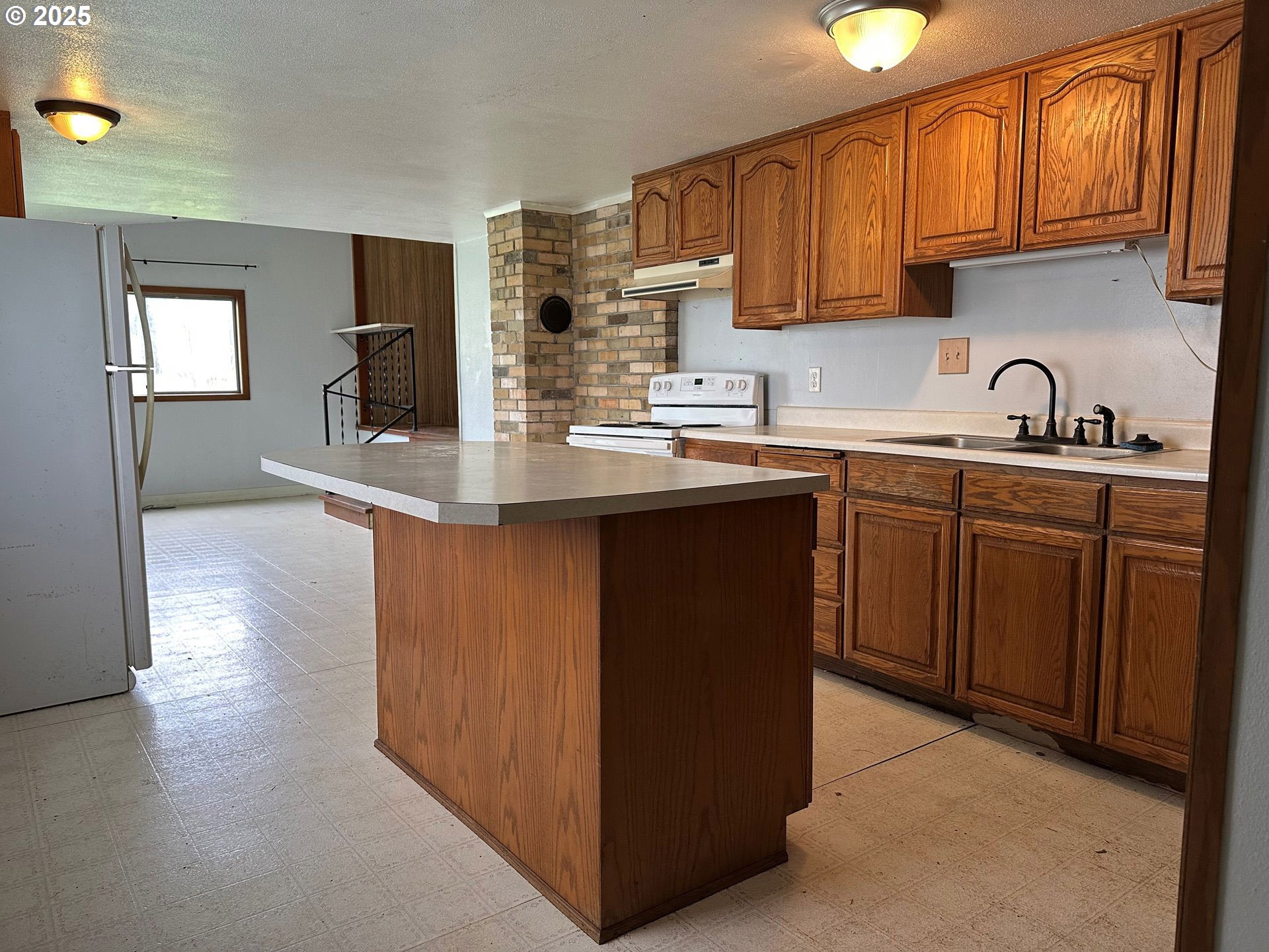 37570 Coast Creek Road Willamina, OR 97396 - Photo 6 of 27 Gallery Image 6