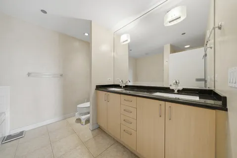 $385,000 | 737 West Washington Boulevard, Unit 3406, Chicago, IL 60661