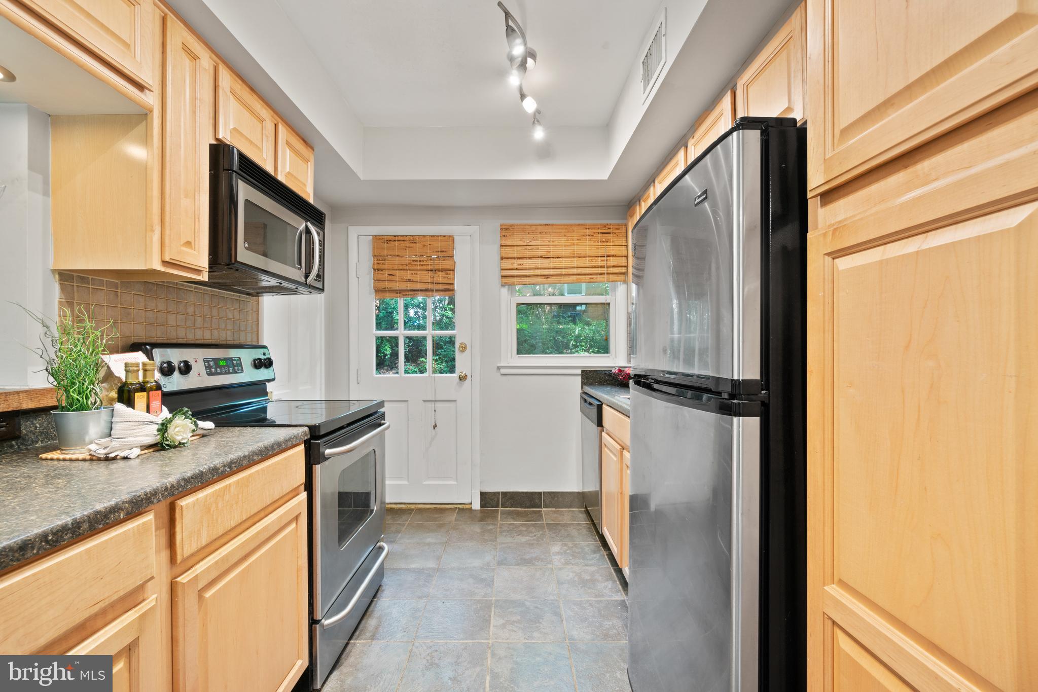 8637 Geren Road, Unit 285 Silver Spring, MD 20901 - Photo 14 of 32