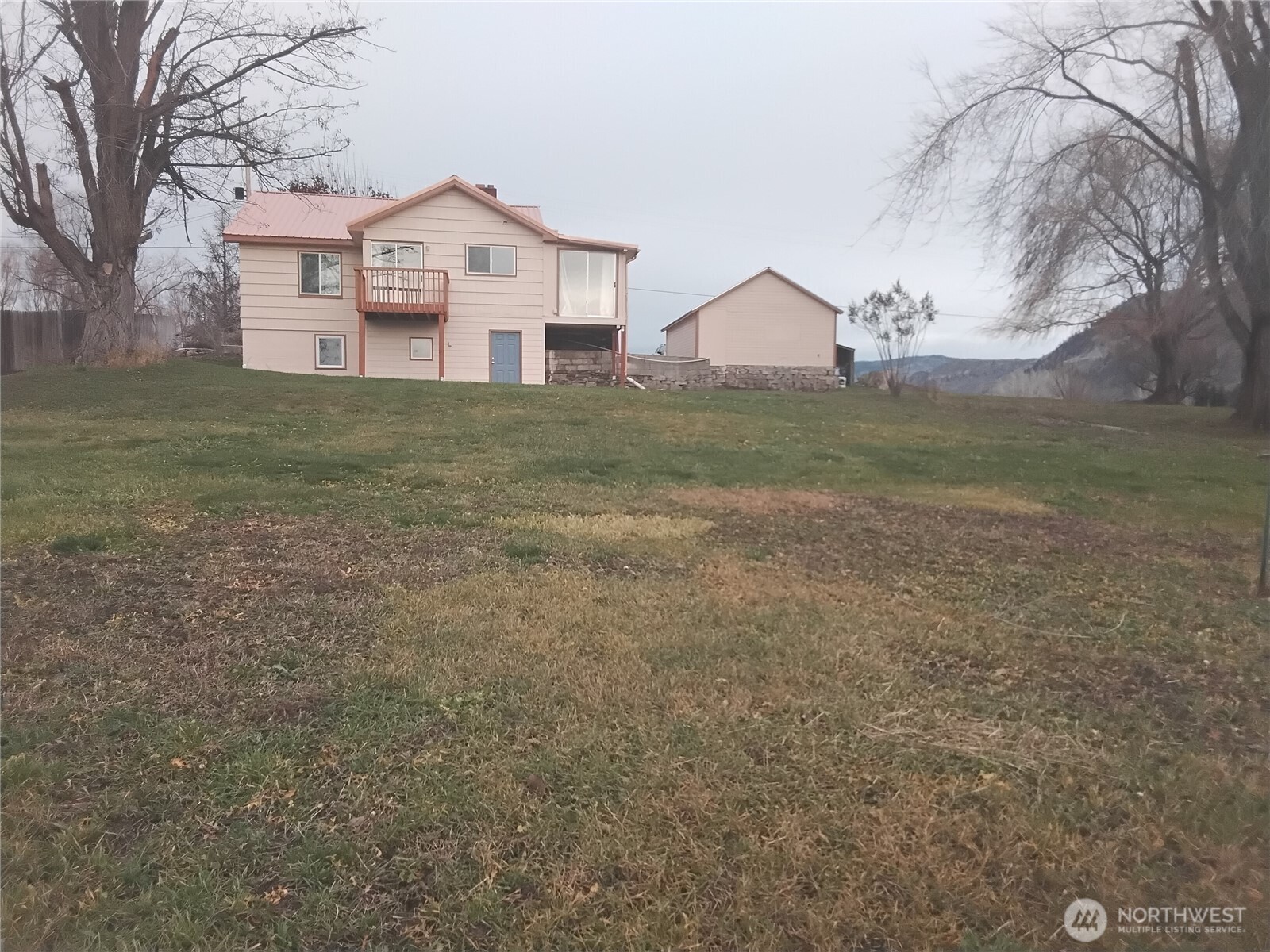 30 River Loop Road Tonasket, WA 98855 - Photo 4 of 37 Gallery Image 4