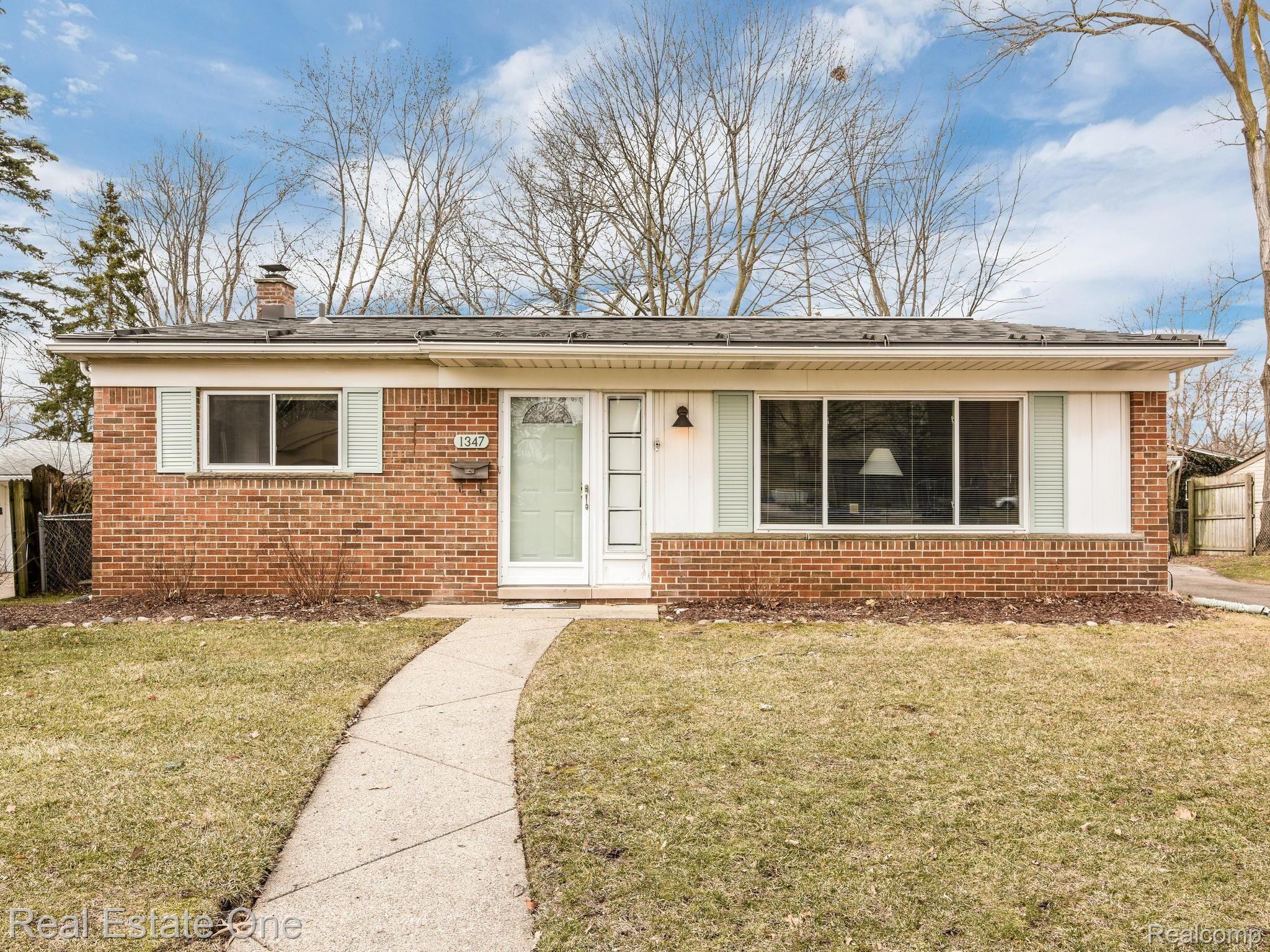 1347 Oak Street Rochester, MI 48307 - Photo 2 of 30 1347 Oak St Rochester MI 48307-024-020-1347 North Oak Street-MLS_Size.jpg