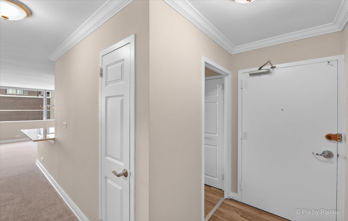 6301 North Sheridan Road, Unit 4B Chicago, IL 60660 - Photo 11 of 15 Gallery Image 11