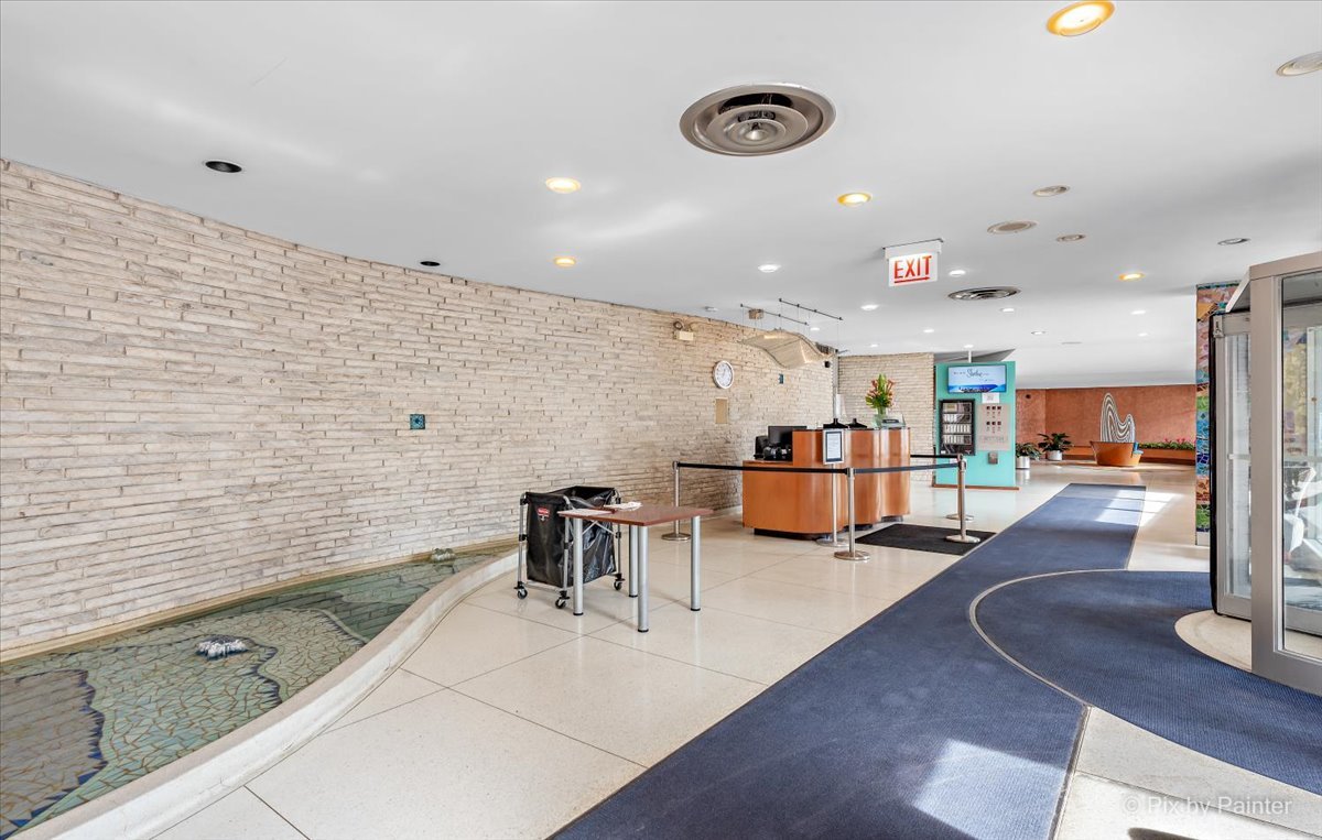 6301 North Sheridan Road, Unit 4B Chicago, IL 60660 - Photo 13 of 15 Gallery Image 13