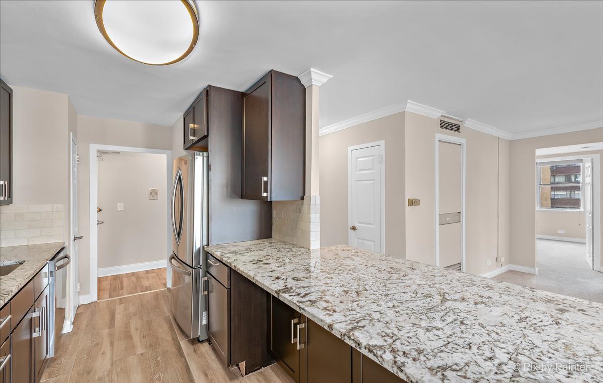 6301 North Sheridan Road, Unit 4B Chicago, IL 60660 - Photo 3 of 15 Gallery Image 3