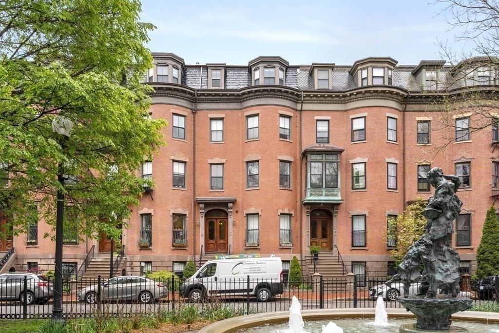 16 Worcester Square, Unit 3 Boston, MA 02118 - Photo 16 of 18 a front view of a multi story building