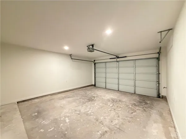 $2,100 | 2629 Warbler Avenue, McAllen, TX 78504
