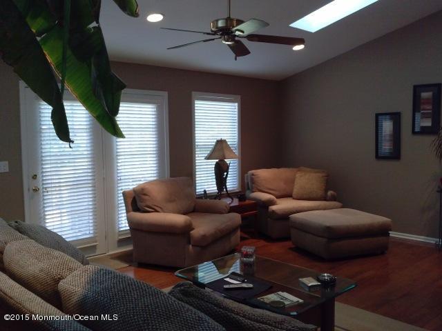205 Vienna Road Howell, NJ 07731 - Photo 8 of 27 Natural light