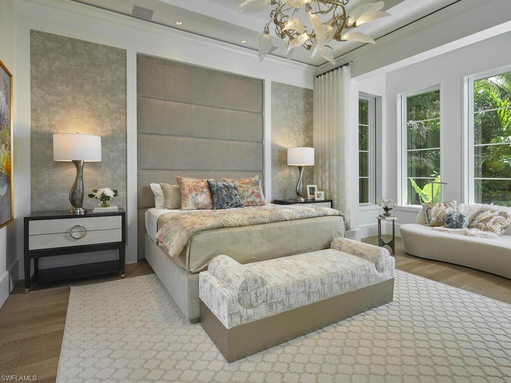 2075 Gordon Drive East Naples, FL 34102 - Photo 17 of 38