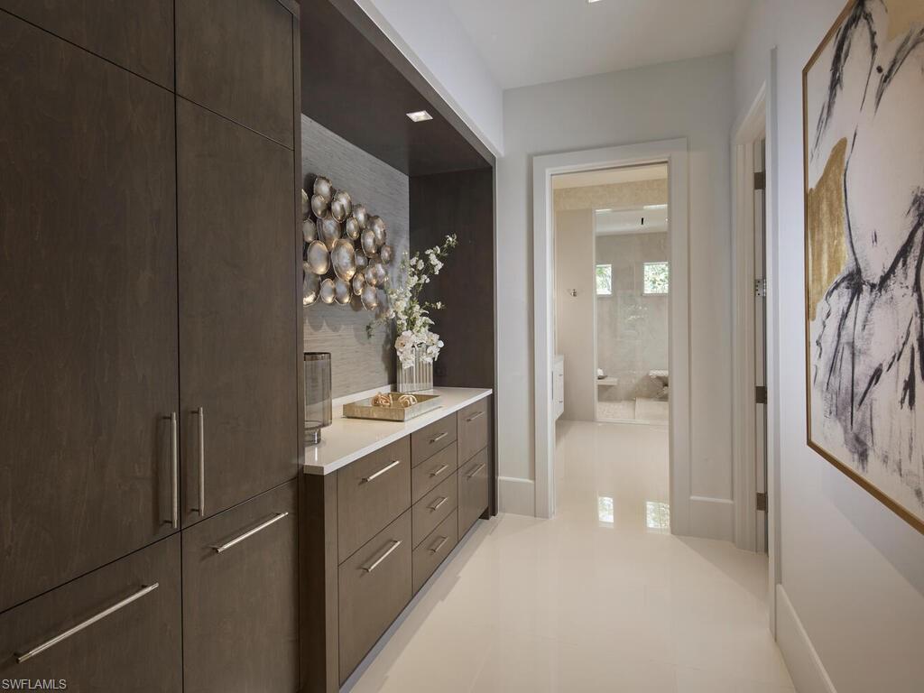 2075 Gordon Drive East Naples, FL 34102 - Photo 19 of 38