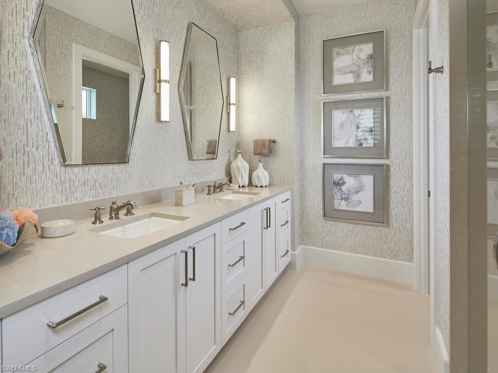 2075 Gordon Drive East Naples, FL 34102 - Photo 31 of 38