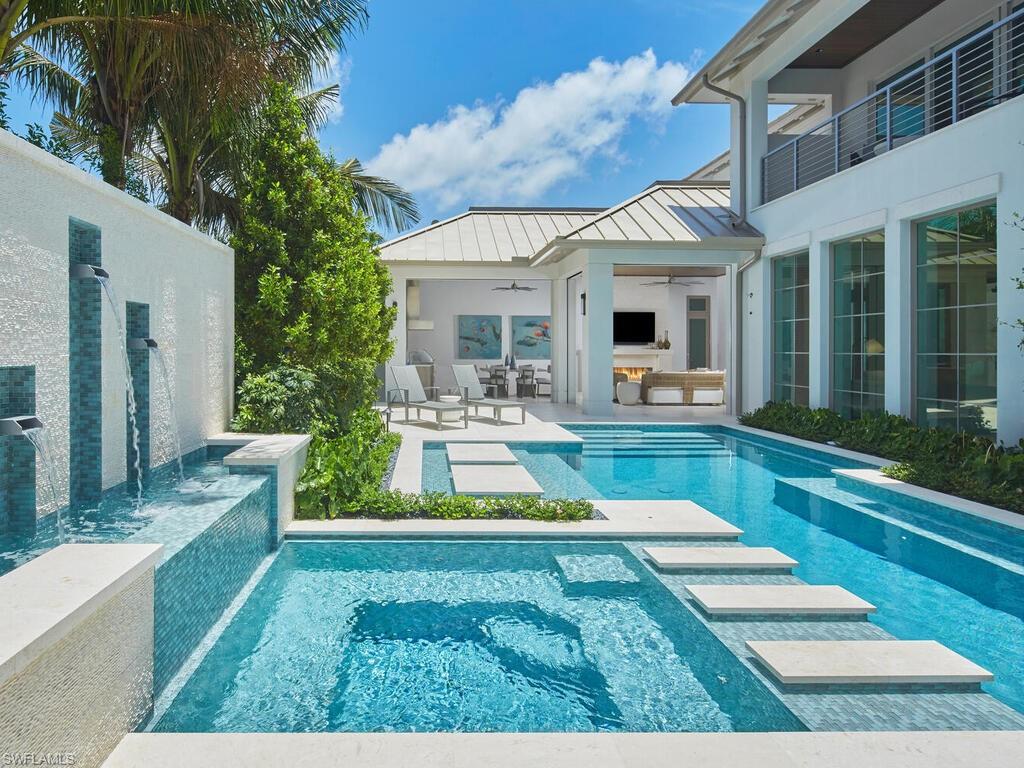 2075 Gordon Drive East Naples, FL 34102 - Photo 37 of 38