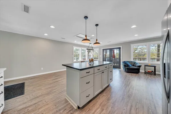 $899,900 | 1355 Rosewood Lane, Huddleston, VA 24104