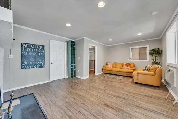 $899,900 | 1355 Rosewood Lane, Huddleston, VA 24104