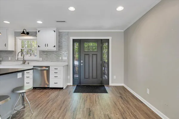 $899,900 | 1355 Rosewood Lane, Huddleston, VA 24104