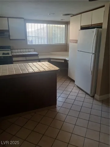 $1,650 | 3028 Scarlet Oak Avenue, Las Vegas, NV 89104