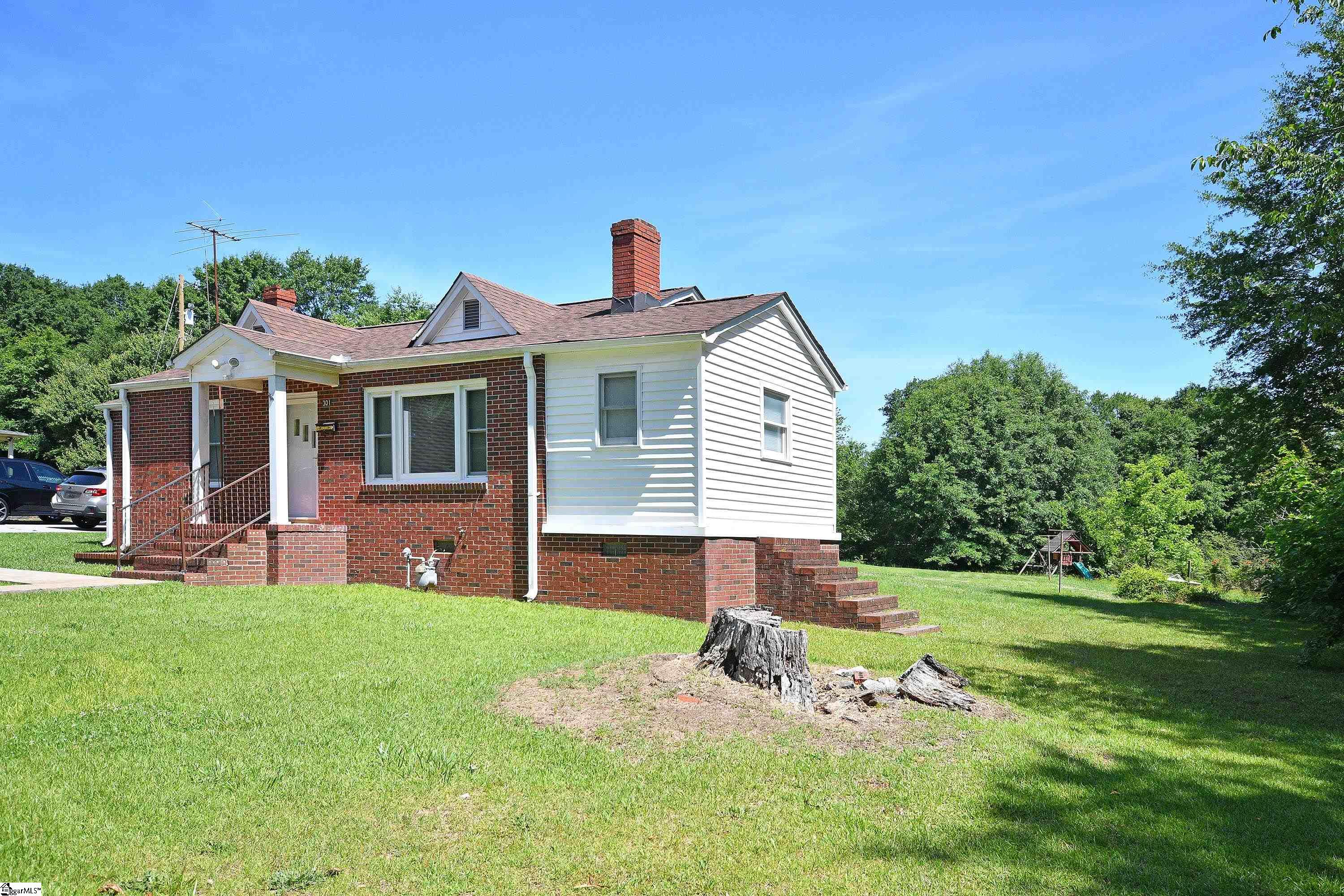 301 Crescent Hill Road Pickens, SC 29671 - Photo 3 of 32
