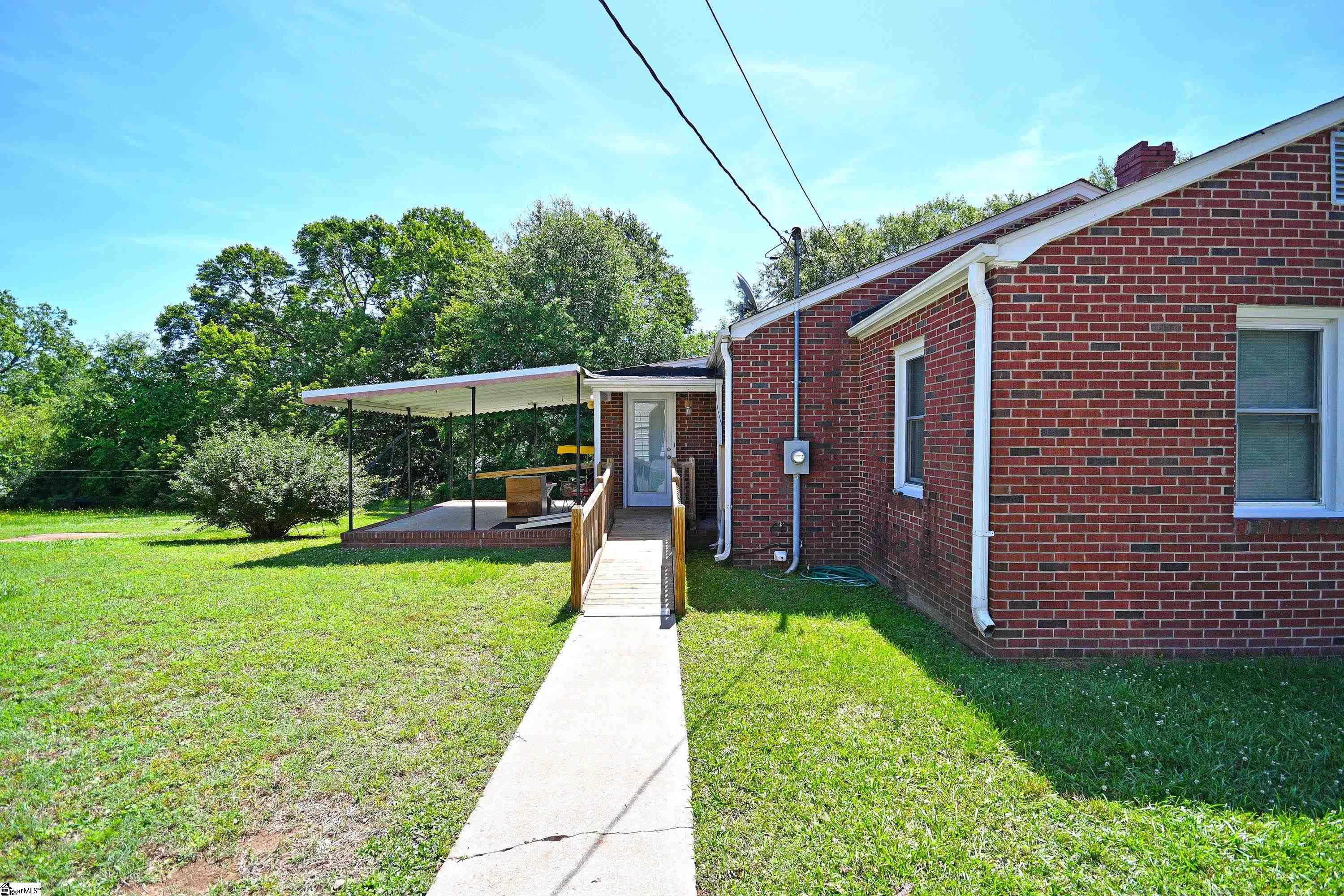 301 Crescent Hill Road Pickens, SC 29671 - Photo 6 of 32