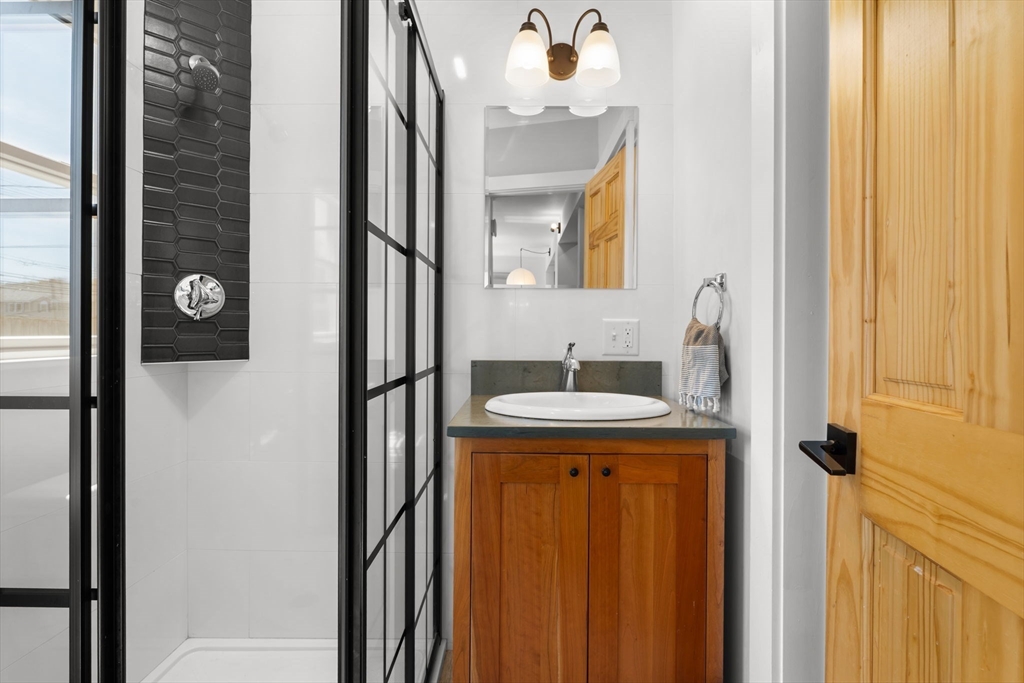 39 Topsfield Road Ipswich, MA 01938 - Photo 20 of 40