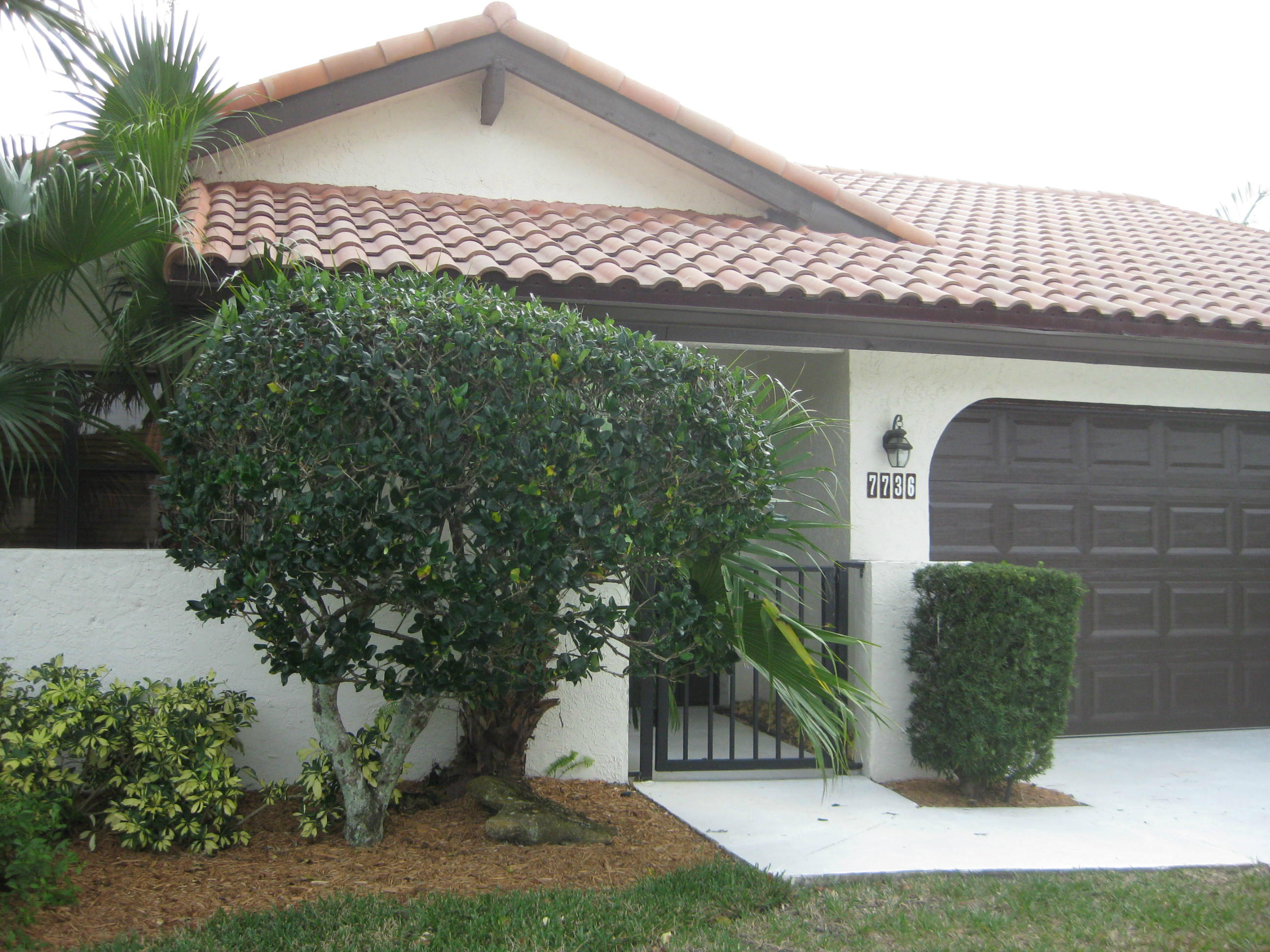 7736 Solimar Circle Boca Raton, FL 33433 - Photo 3 of 14 Landscaping