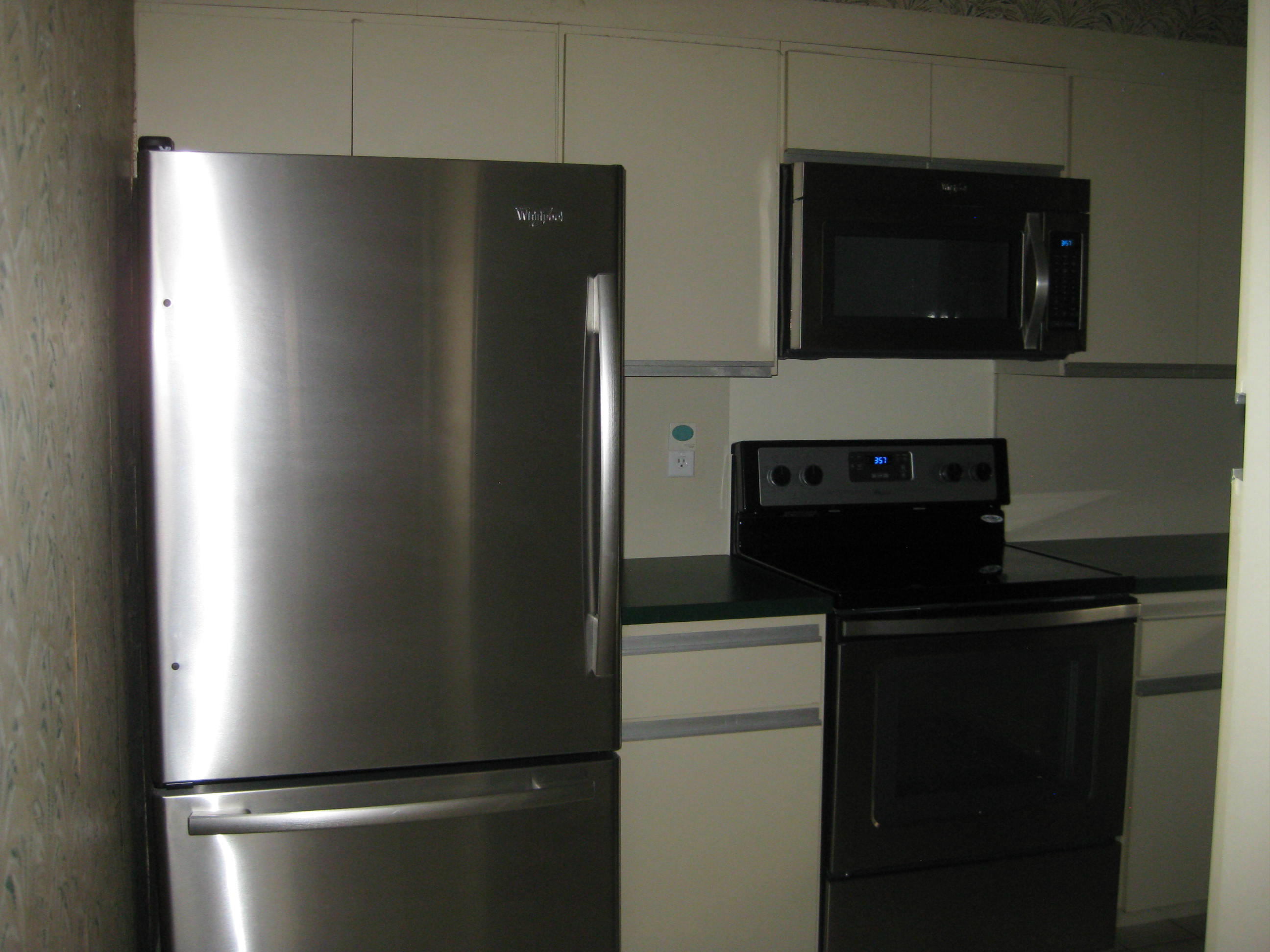 7736 Solimar Circle Boca Raton, FL 33433 - Photo 5 of 14 Whirlpool appliances