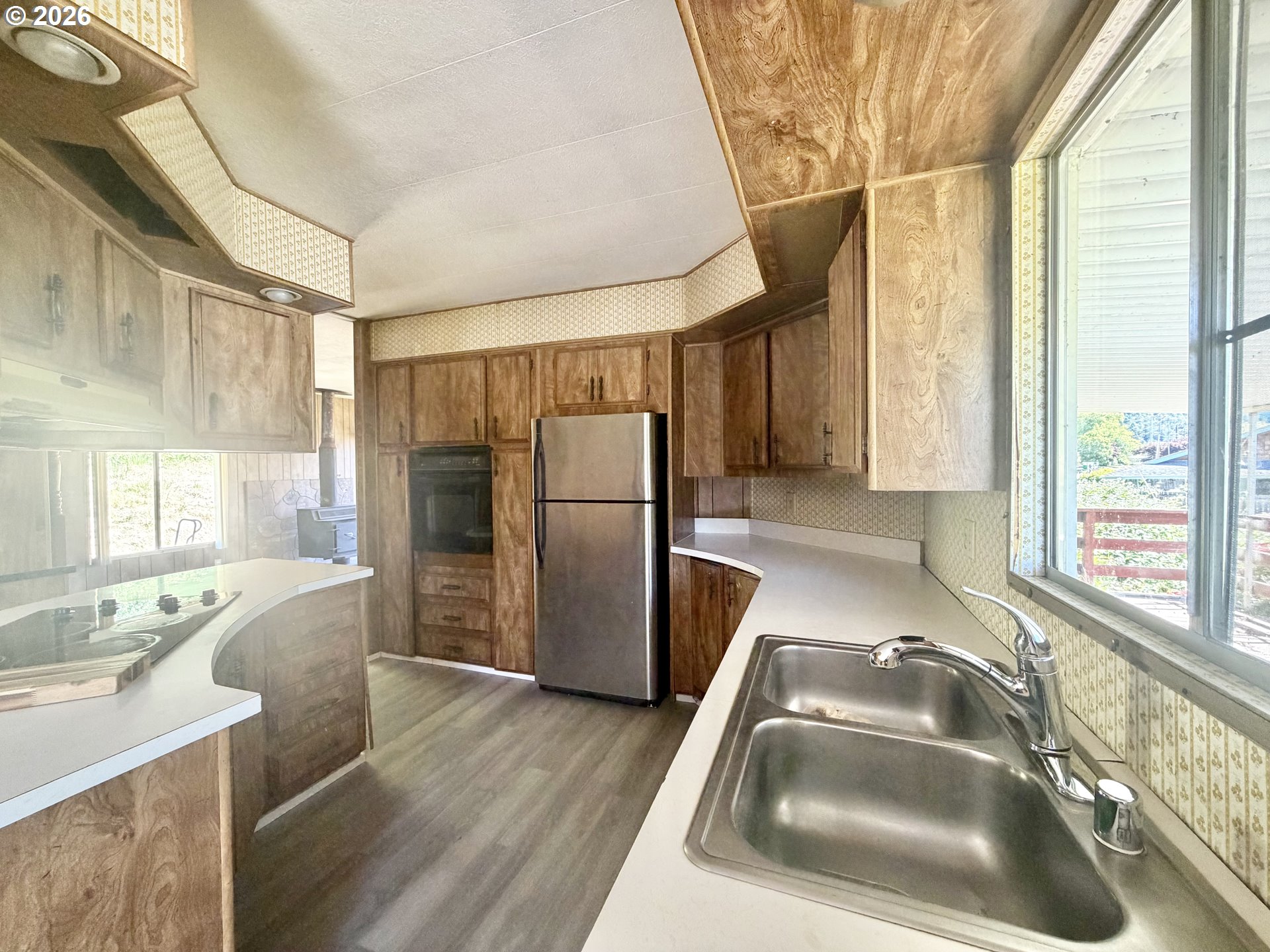 76582 Davis Road Oakridge, OR 97463 - Photo 12 of 21