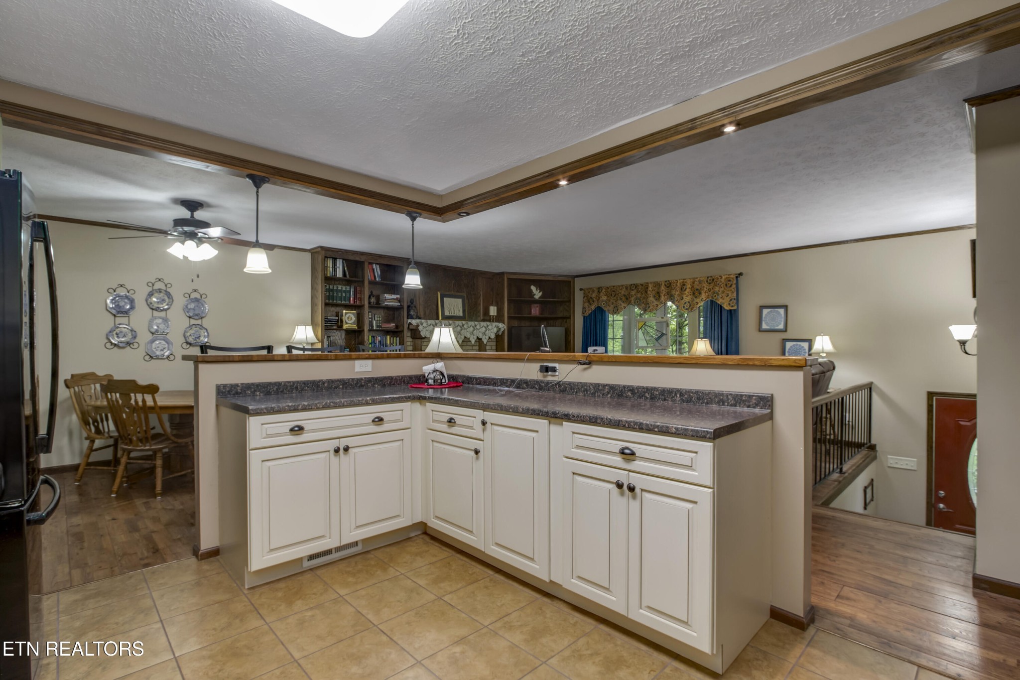 116 Mohawk Road Oak Ridge, TN 37830 - Photo 15 of 60 a kitchen with a sink and cabinets