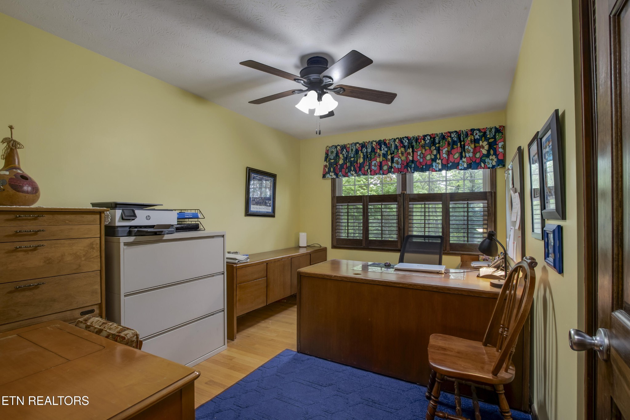 116 Mohawk Road Oak Ridge, TN 37830 - Photo 29 of 60 a room with a workspace