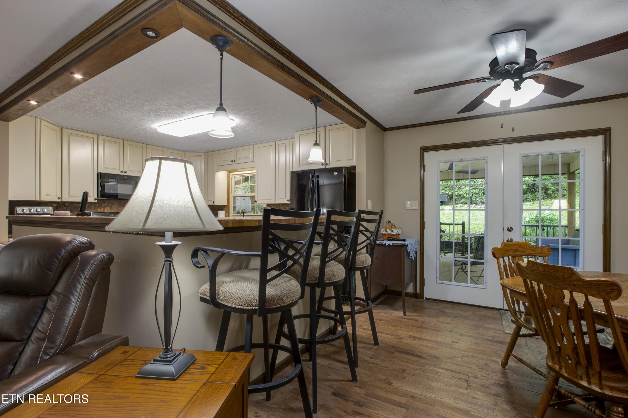 116 Mohawk Road Oak Ridge, TN 37830 - Photo 9 of 60 a view of a livingroom with furniture window and wooden floor