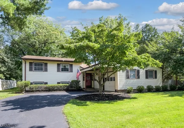 $600,000 | 21 Heinrich Road, Somerset, NJ 08873