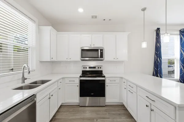 $2,100 | 1170 Dickerson Road, Unit 17, Goodlettsville, TN 37072