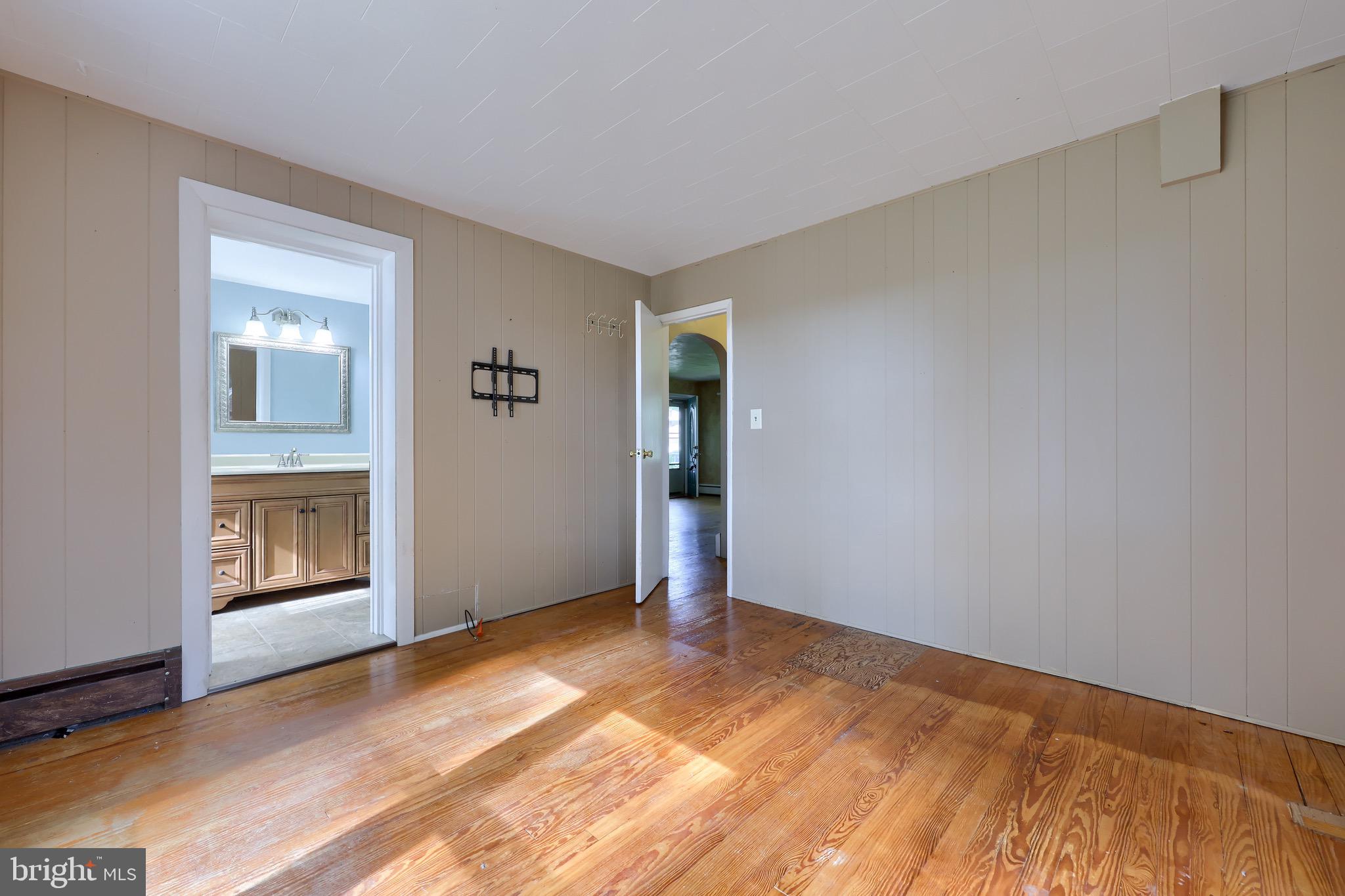 864 Kimmerlings Road Lebanon, PA 17046 - Photo 22 of 40 Primary bedroom
