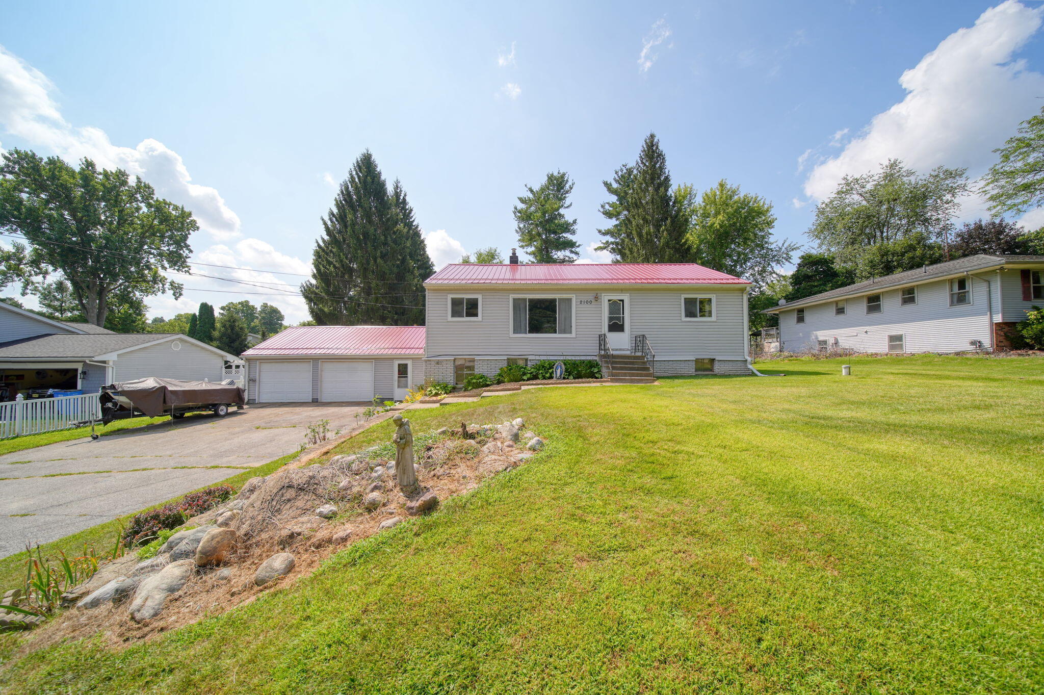 2100 North Cloverhill Road Jackson, MI 49201 - Photo 3 of 48 2-web-or-mls-DSC04312_HDR