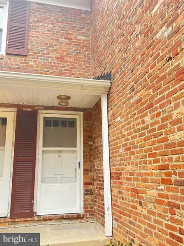 $1,900 | 125 Talbott Street, Unit 125, Rockville, MD 20852