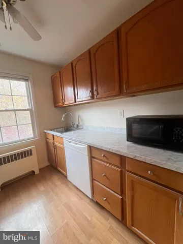 $1,900 | 125 Talbott Street, Unit 125, Rockville, MD 20852