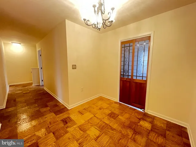 $1,900 | 125 Talbott Street, Unit 125, Rockville, MD 20852