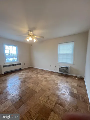 $1,900 | 125 Talbott Street, Unit 125, Rockville, MD 20852